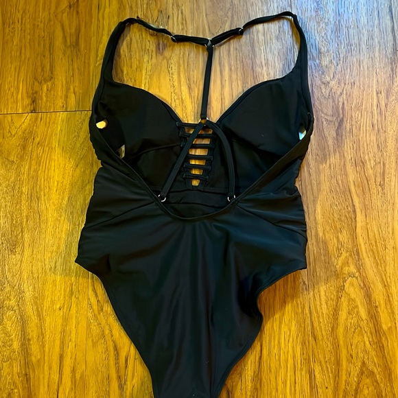 Adjustable removable padded so cute swimsuit - Picture 4 of 6